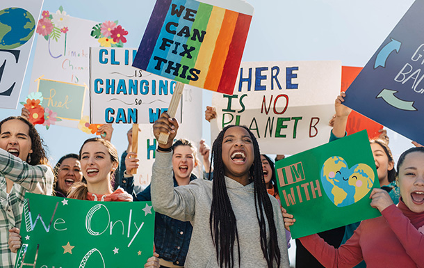 Grupo de chicas protestando